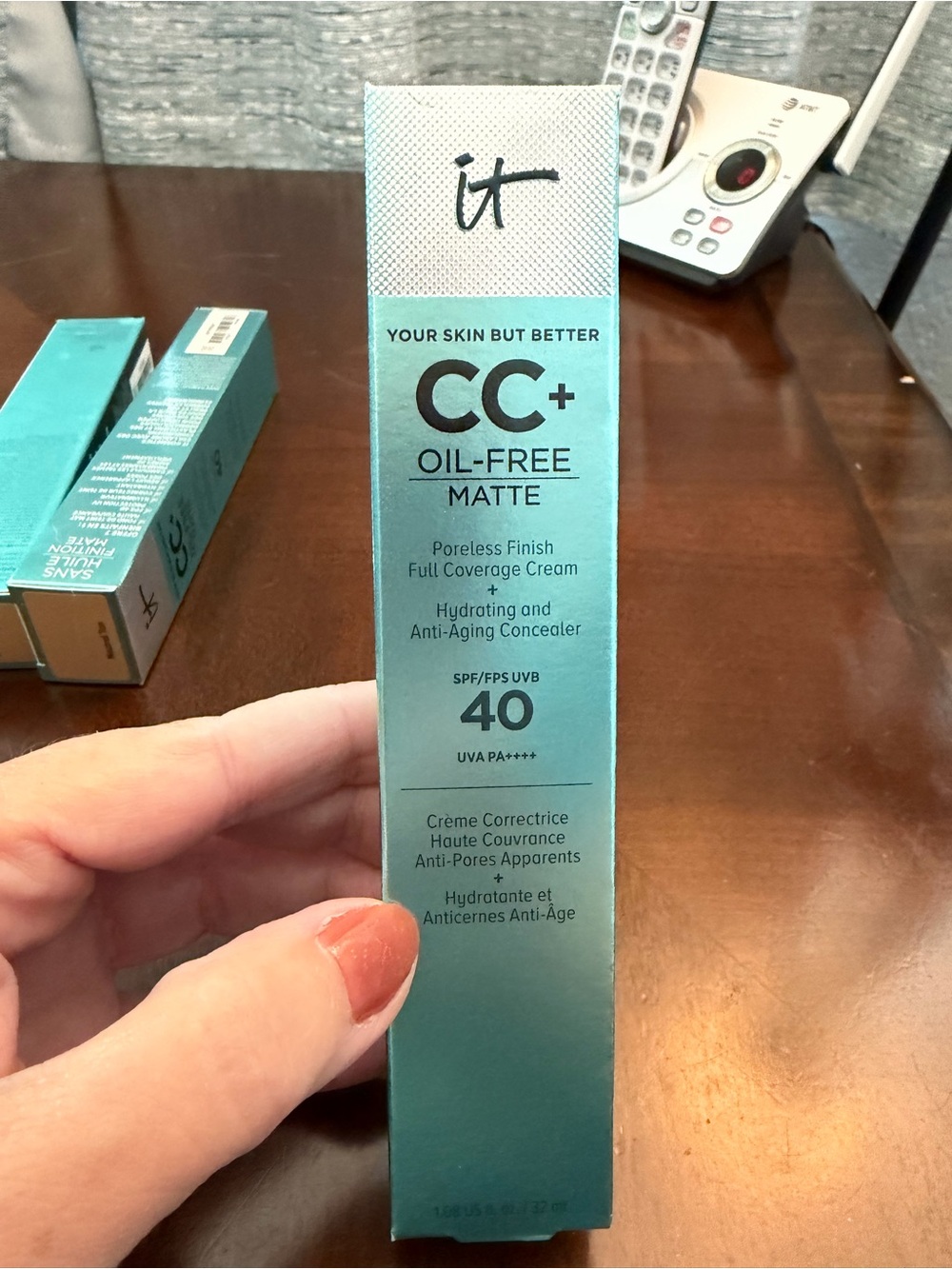 it cosmetics CC+ Oil-Free Matte Cream SPF 40 in Teal Packaging- Medium Tan